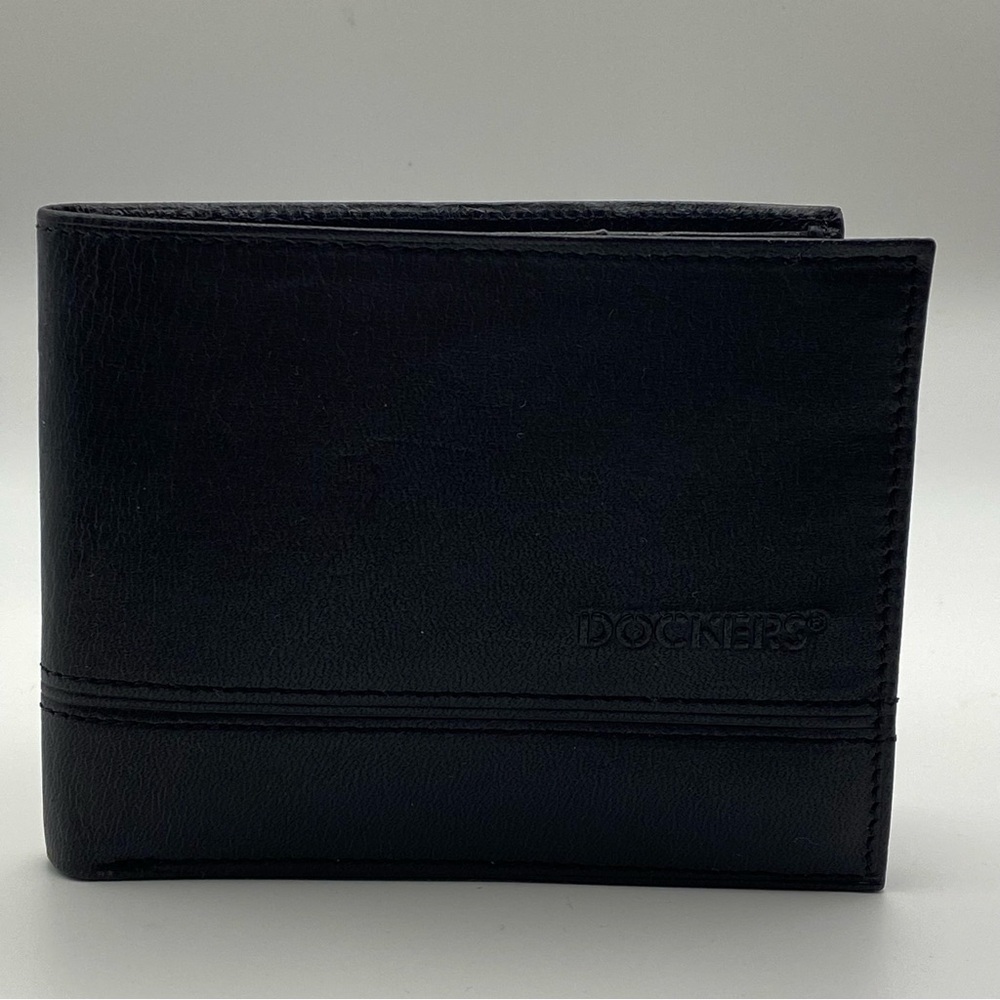 Dockers Men’s Black Leather Bifold Wallet With Removable Passcase Classic NWOT